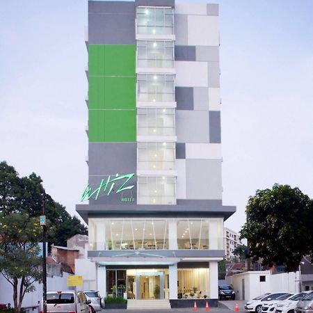 Whiz Hotel Cikini Jakarta Kültér fotó