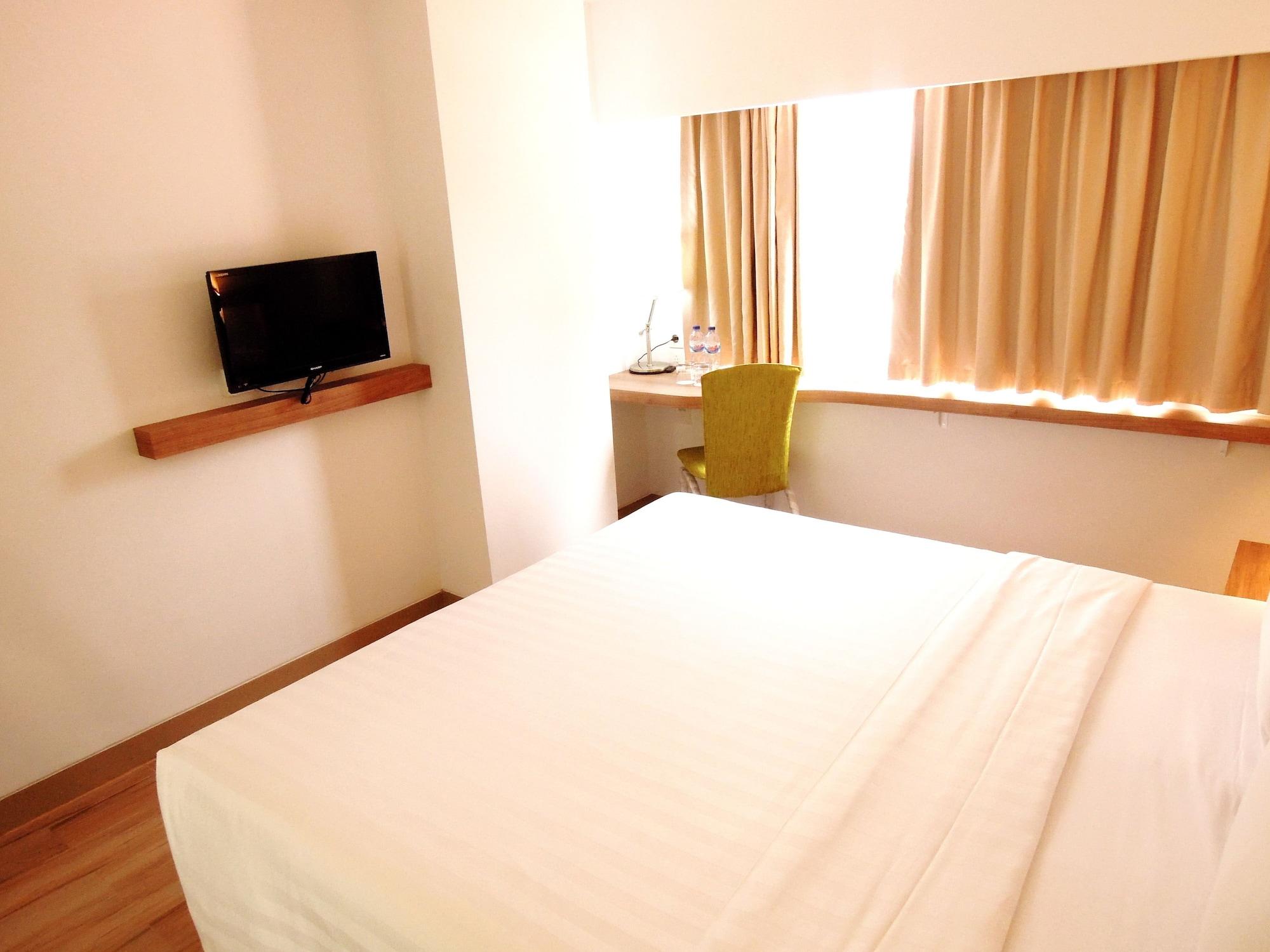 Whiz Hotel Cikini Jakarta Kültér fotó