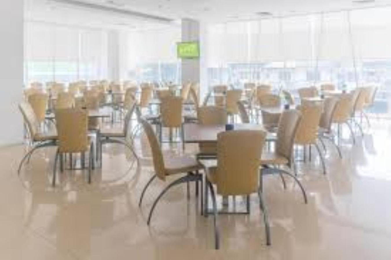 Whiz Hotel Cikini Jakarta Kültér fotó