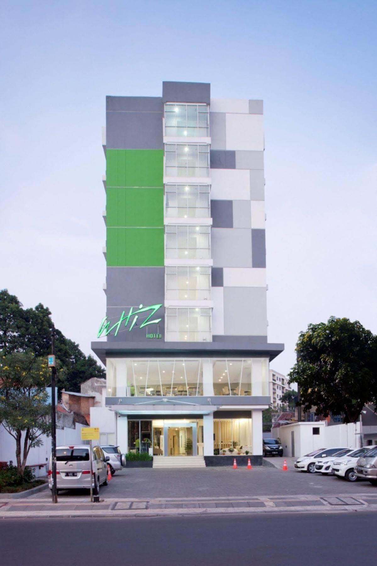 Whiz Hotel Cikini Jakarta Kültér fotó